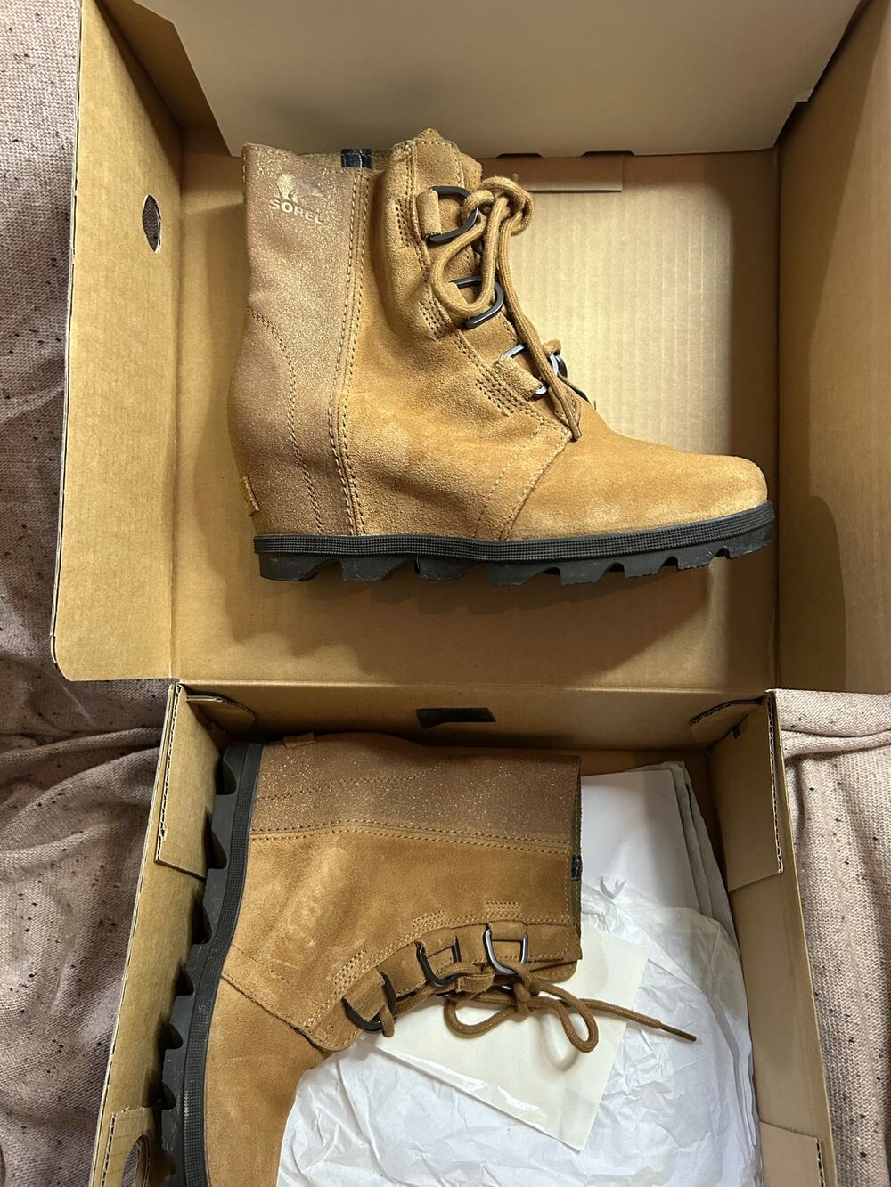 Sorel Joan of Arctic Boots EUC Youth 5/Women's 6.5-7 Camel with Gold w/Box